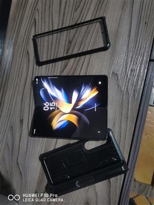 Samsung galaxy Z fold 4 in good working condition 