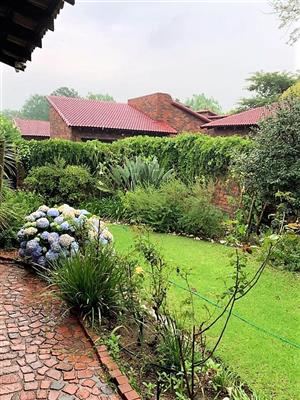 Townhouse For Sale in Gallo Manor