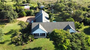 For Sale;  Executive Style Farm 12.78 Ha  7 km from town