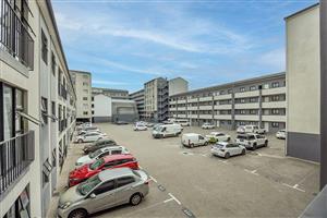 Apartment For Sale in Maitland