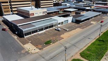Expansive showroom with workshop for sale in Klerksdorp Central—ideal for your business venture!