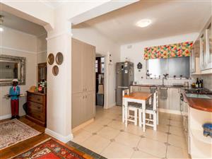 Apartment For Sale in Muizenberg Central
