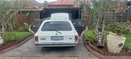 Ford cortina 2.0L GL  station wagon automatic mk4  / 1 owner  the car is like brand new car driving