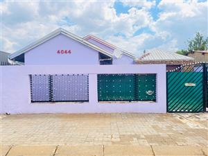 House For Sale in Orange Farm