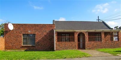 House For Sale in Uitenhage Central