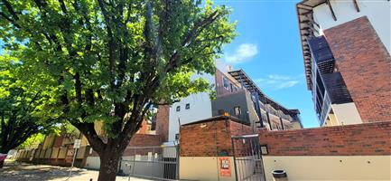 Modern 1-Bedroom Apartment with Private Patio