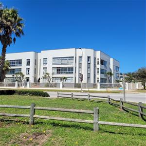 Sun, Sea & Spacious Living on Marine Drive