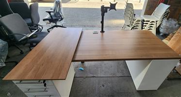 Office Desk L-SHAPE WITH Screen Stand