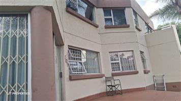 BEDFORDVIEW 2 BEDS , 2 BATHS GARDEN UNIT - WEDGEWOOD GREEN
