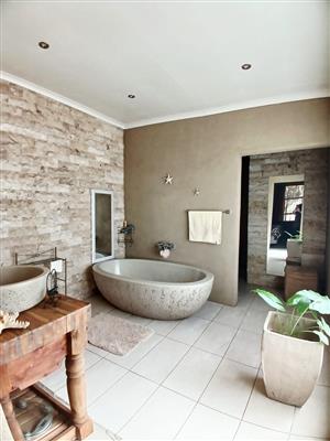 Beautiful, spacious family house for sale in Sasolburg, walking distance to schools and CBD