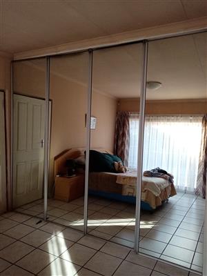 Mirror sliding doors. (4) Can be used for capboards, wall, gym. Mirrors 