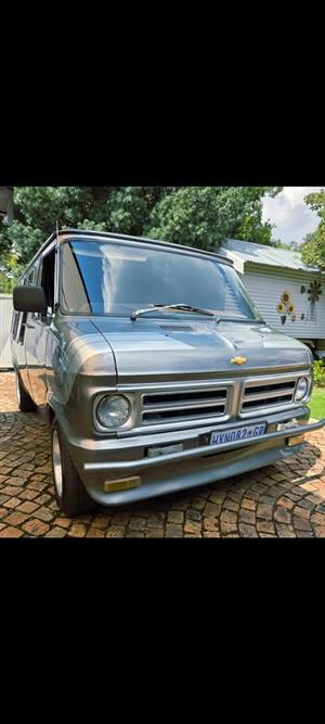 1987 CHevrolet V8 350 small Blok custom