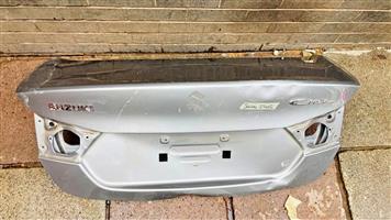 Suzuki Ciaz bootlid