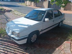 Opel Monza 20 000
