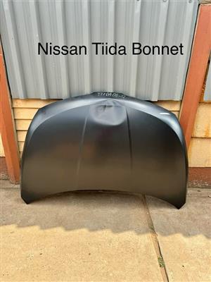 Nissan Tiida Bonnet