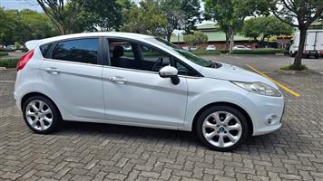 2014 FORD  Fiesta 1.4i