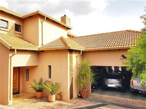VERY BEAUTIFUL AND SPACIOUS 3 BEDROOM HOUSE WITH A STUDY FOR SALE IN SABLE HILLS