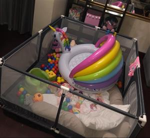 Xstra Large baby play pen with to openings on both sides
