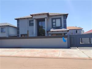 House For Sale in Nkwe Estate