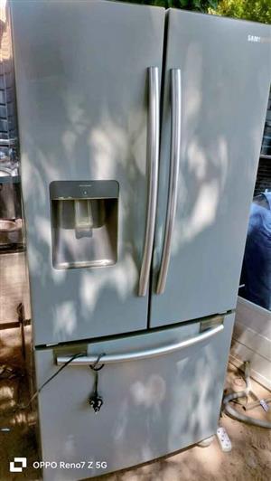 Double door fridge for sell