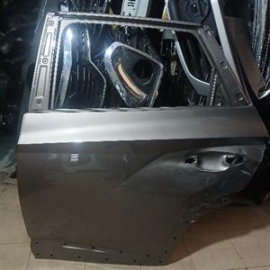 Hyundai tucson door