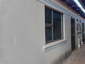 Garden Cottage Rental Monthly in Dawn Park