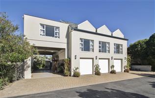 Family Home with a Jetty, Flatlet & Solar Power on the Marina in Port Alfred