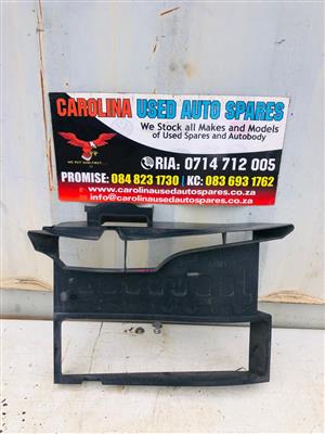 Renault Clio 4 radiator air deflector/guard 