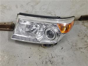 TOYOTA LAND CRUISER LC200 LEFT HAND HEAD LIGHT