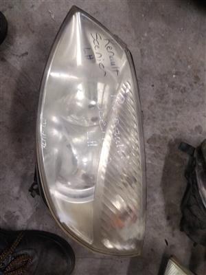 Renault Scenic 2 LH Head Light