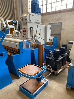 Drill, Geart Head Drilling Machine, Capacity: 40mm, Brand New