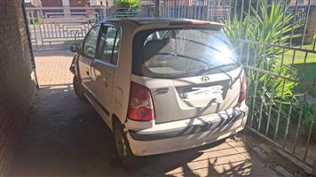 Hyundai Atos 1.1 2006 model with G4HG engine stripping for spares code 2