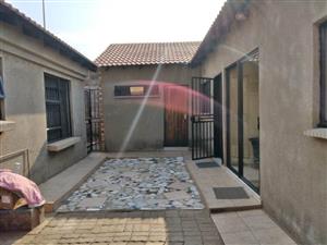 Garage 4 Rental in Siluma Gardens.