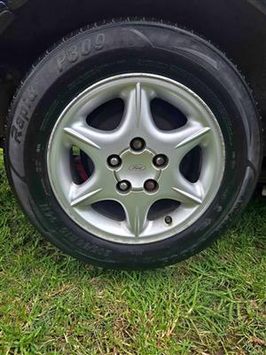 FORD FALCON XR6 MAGS/TYRES. 