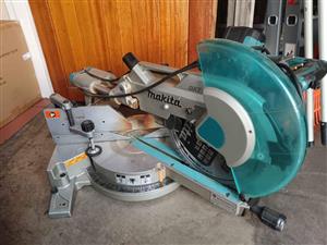 Makita LS1216 305mm mitre saw