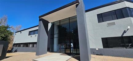 750sqm Office space with Auditorium to lease in Halfway House Estates Midrand