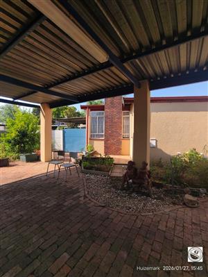 Spacious Family Home with Endless Potential – Walking Distance to Shopping Centre