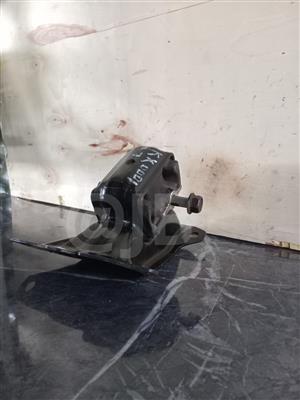 Jeep Cherokee KK Second Hand Engine Mountings  