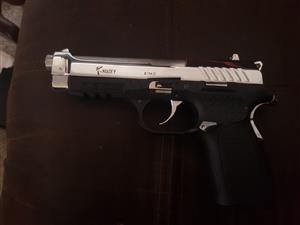 I am selling a Kuzey F92 Blank pistol with carry case 