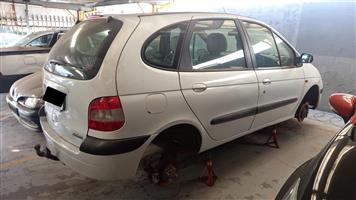 Renault Spares Scenic 1 2.0 Automatic Stripping for parts