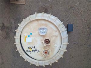 Toyota hilux d4d 3.0 TDI pump on the tank for sale