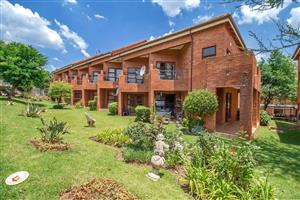 Apartment For Sale in Honeydew Manor