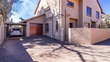 Townhouse For Sale in Florida Park