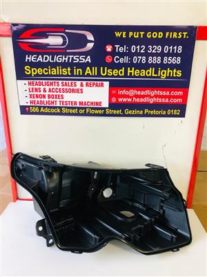 Range Rover Vogue right side headlight replacement housing 
