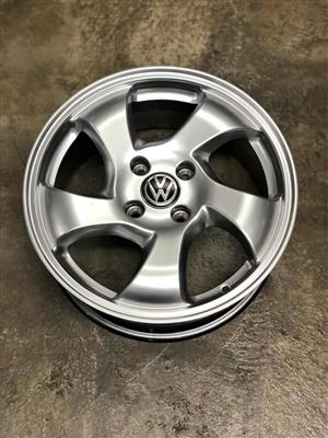 15 inch VW 5-Star Rim Set