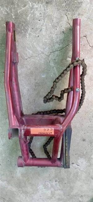 Kawsaki ER 6 swing arm. Stripping complete bike