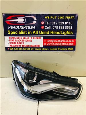 Audi A1 right side xenon headlight (2010)