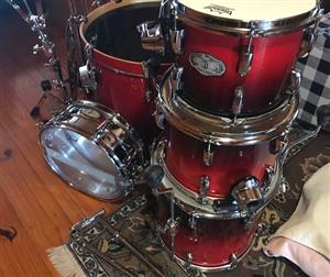 Pearl Vision birch drum set