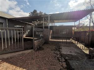 Spacious 10-bedroom house in Anzac Brakpan