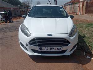 Ford Fiesta 5 door 1.0T Ambiente